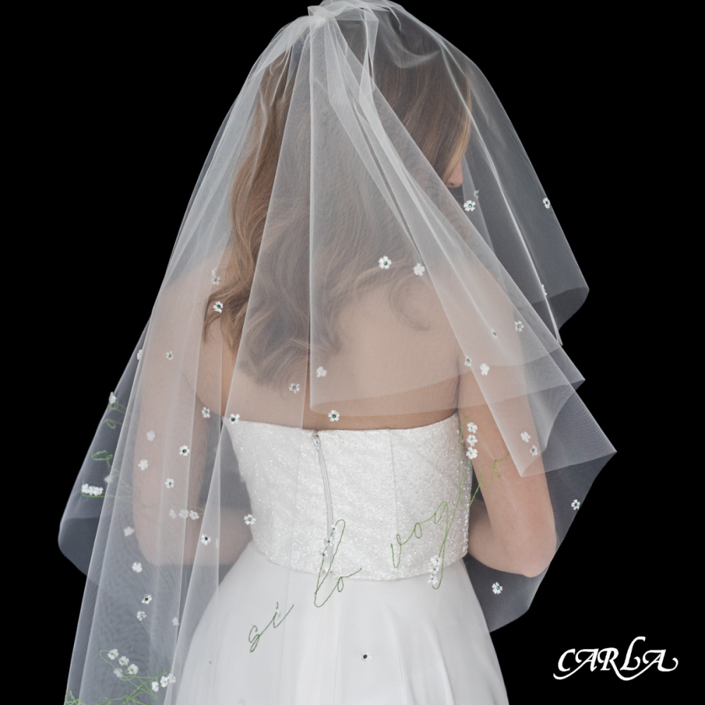 VEIL WITH "SI LO VOGLIO" THREAD EMBROIDERY